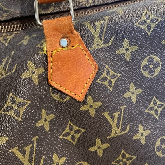 Authentic Louis Vuitton Speedy 35! Vintage bag! Comes with lock and key - Picture 6 of 17